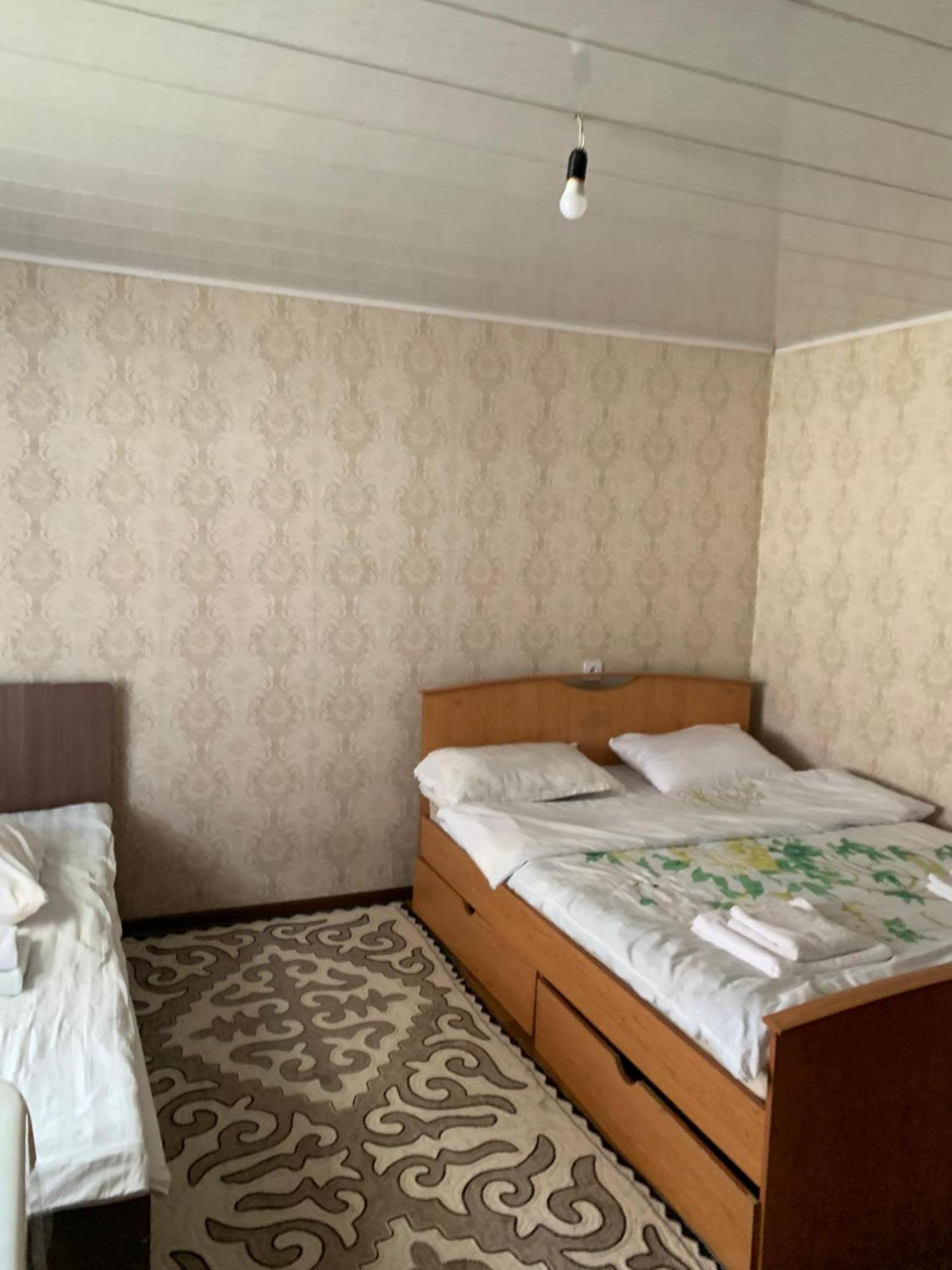 Naryn Guest House Exterior photo