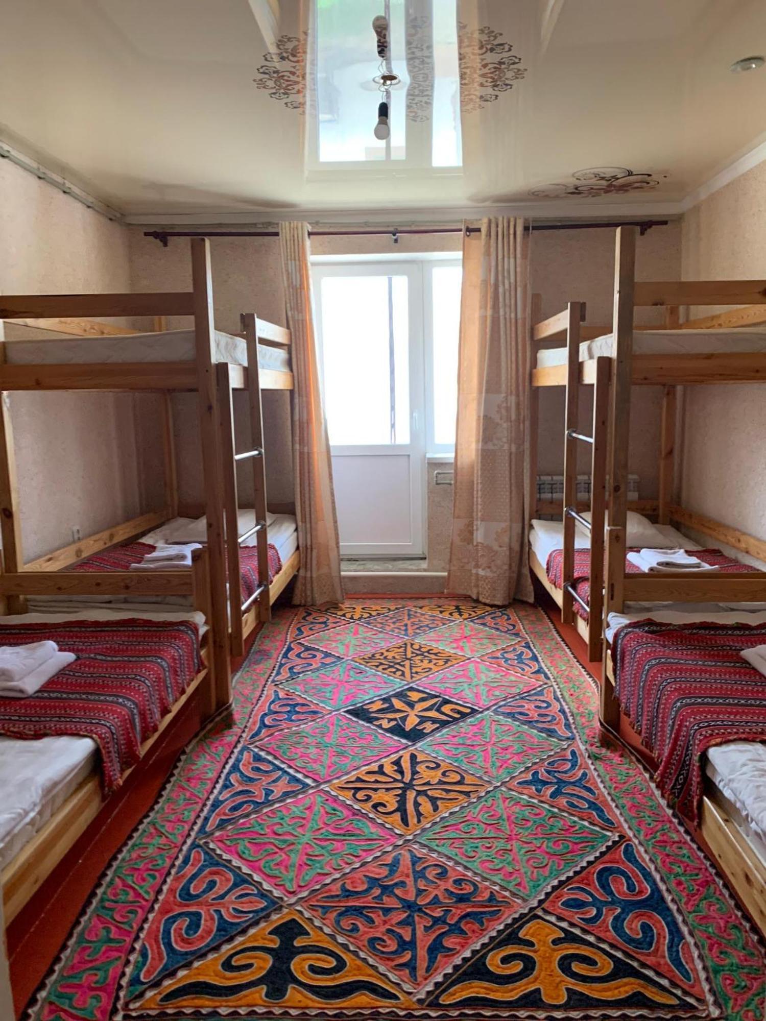 Naryn Guest House Exterior photo