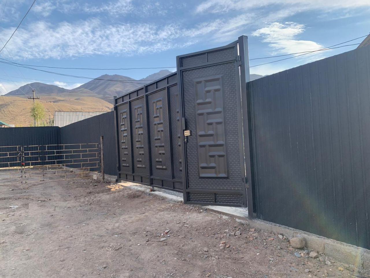 Naryn Guest House Exterior photo
